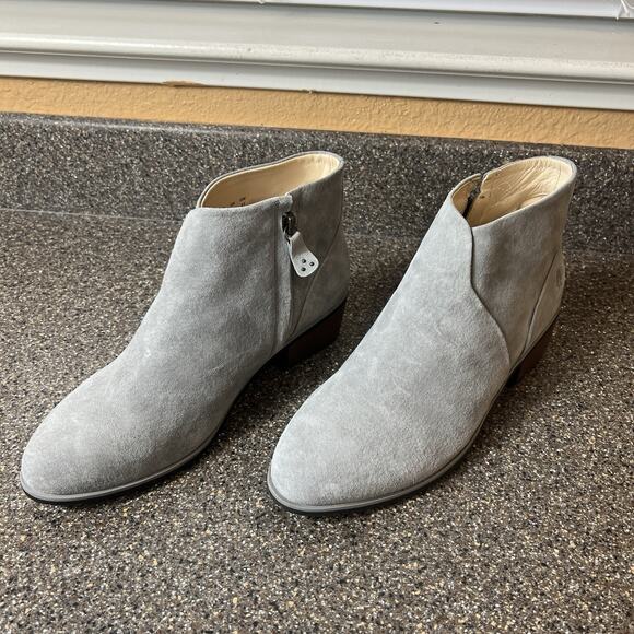 Hush Puppies Ankle Bootie Womens 9.5 M Light Gray Suede Comfort Casual Boots New - Picture 3 of 11
